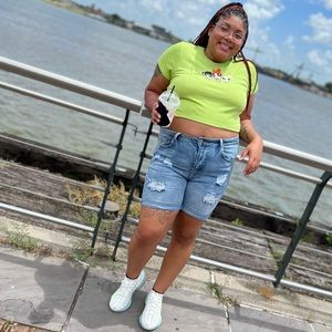 Meet your Posher, Tiani